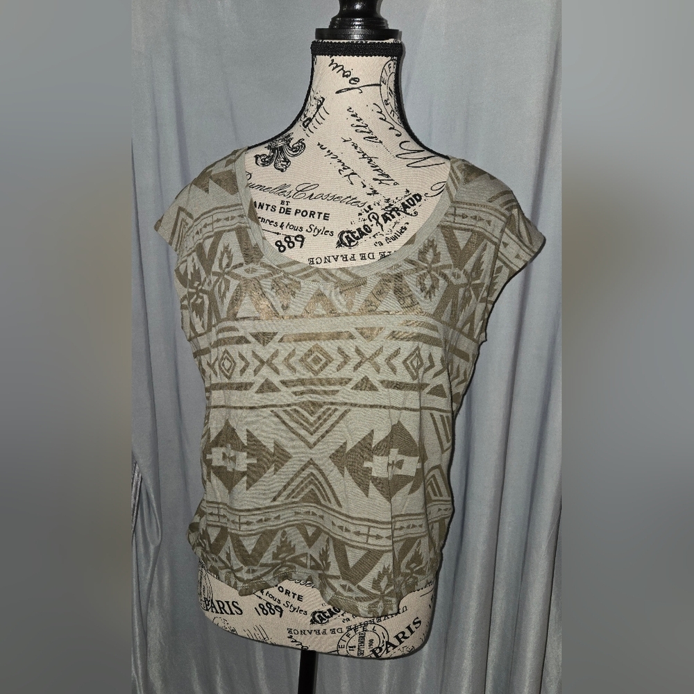 3/$15 Arizona Jean Company Aztec Print Junior Girls Sz M Sheer Olive Green Shirt